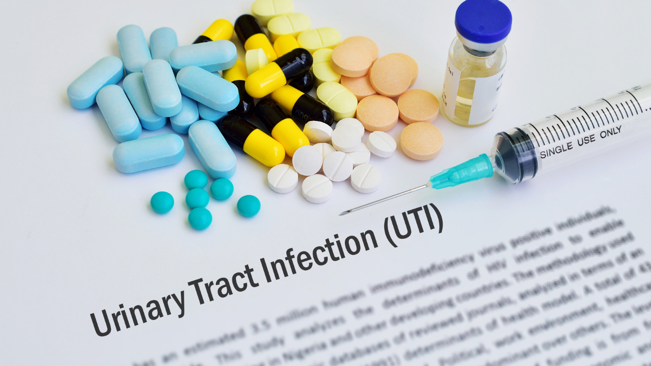 Words urinary tract infection with pills and tablets